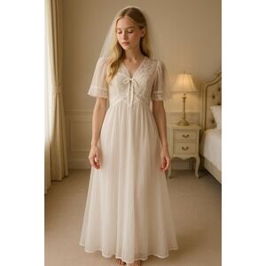 Vintage Val Mode Petite White Sheer Nylon Lace Peignoir Robe Nightgown Overlay‎